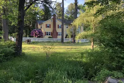 Image de 1900's farmhouse with commercial kitchen