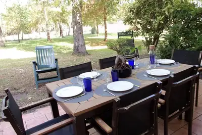 Image de Maison 55 m² dans domaine avec Piscine et Jardin!