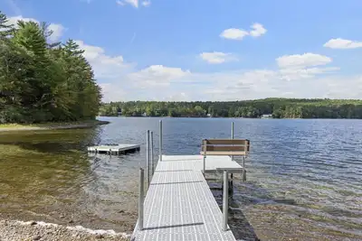 Image de Lakeside Living w\\sandy beach, gas fireplace -easy 25 minute commute to Portland