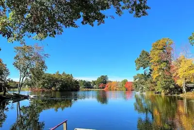 Image de Stylish Modern Waterfront Cottage Near Mystic and Casinos