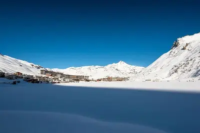 Image de 200m du centre station, 5ème étage, vue montagne, balcon, télévision, casier à ski, 100m², Tignes