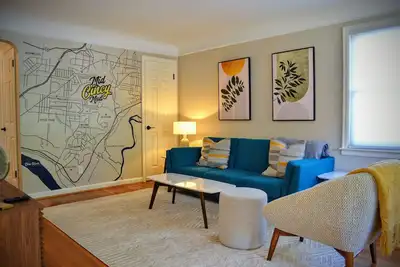 Newly Renovated in Hyde Park—Total Walkability & Elevated Comfort!