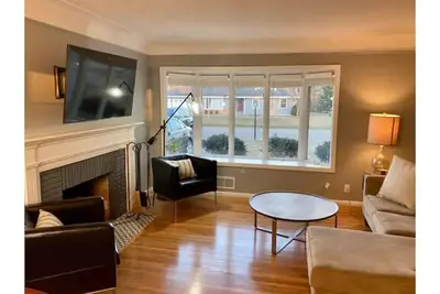 Image de Southdale Stinger! Modern 5+Br near it all