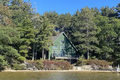 Image de 🍀 The Lucky Charm on Beaver Island's Lake Geneserath!