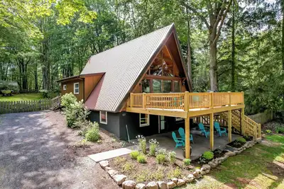 Image de Modern Lakefront A-Frame! Hot Tub + Fire Pit + Fenced Yard