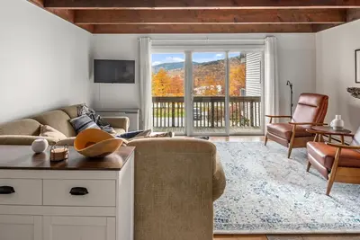 Image de Cozy mountain condo w/ ski access & patio