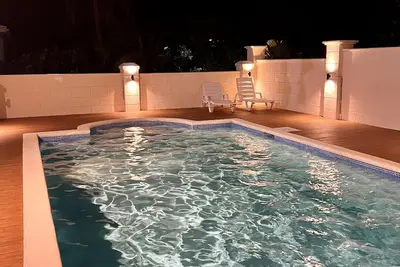 Image de Luxury cliff apartment with fantastic pool and great sea views.