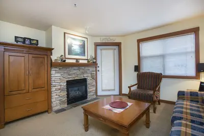 Image de 3304 - One Bedroom + Den Standard Powderhorn Lodge by RedAwning
