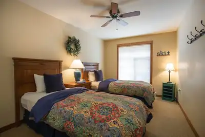 Image de 3221 - Three Bedroom Standard Powderhorn Lodge by RedAwning