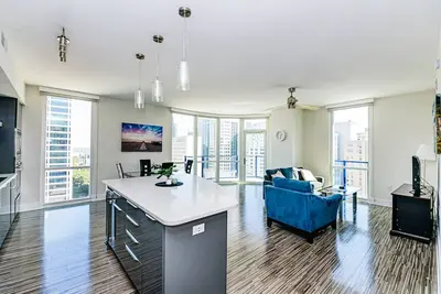 Image de Uptown Charlotte 2br Furnished Apartments by RedAwning