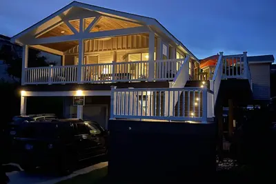 Image de Charming home with outdoor space for relaxation & family fun. Beach 5 min. walk.