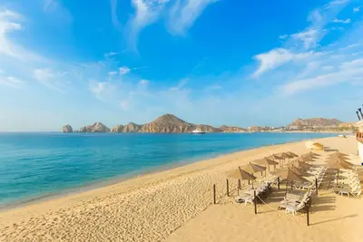 Image de Located on the pristine Medano beach