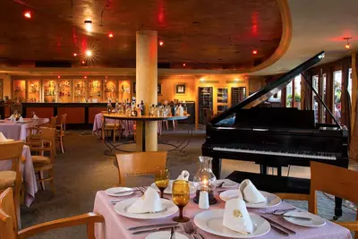 Image de Located on the pristine medano beach