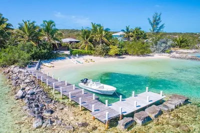 Image de Aqua Sound - Luxury Villa w/ Private Pool, Beach and Dock