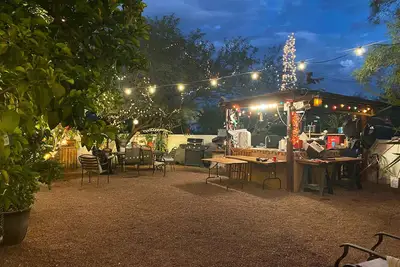 Image de 5 Mi to Dtwn: Tuscon Escape w/ Yard & Patio!