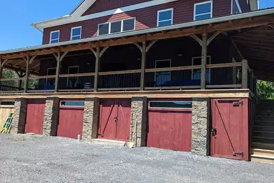 Image de Red Farmhouse Restored