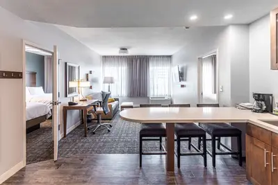 Image de 2 Bedroom | Free Breakfast. Outdoor Pool. Gym.
