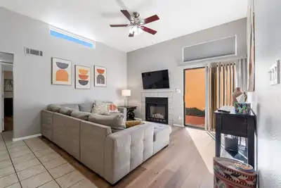 Image de Welcome to the Oso Cozy Casita - No House guests without prior approval from host.