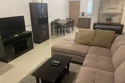 Image de Centrally Located 2 bed 1 bath apartment! Great Value
