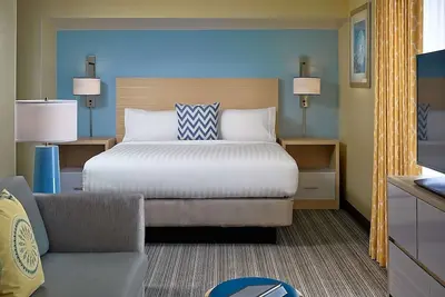 Image de Prime Location! Pet-friendly Property with Onsite Pool, Free Parking!