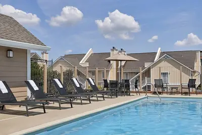 Image de Best Place to Stay in Montgomery! 3 Comfortable Units, Onsite Pool, Pets Allowed