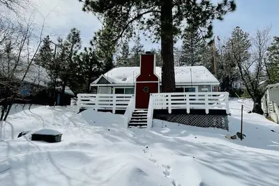 Image de Romantic Winter Escape with Mountain Views