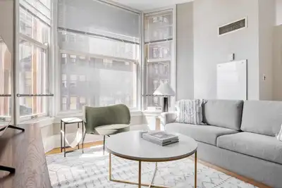 Image de Ideal Loop 2 Br w/ Gym & Doorman, 3 blocks from Grant Park, by Blueground