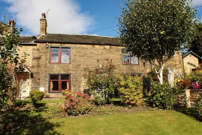 Image de 11 Lane End, pet friendly, with open fire in Thornton, West Yorkshire