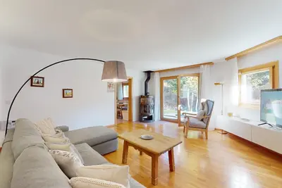 Image de Bel appartement de trois pièces au premier étage d'environ 60 m2.