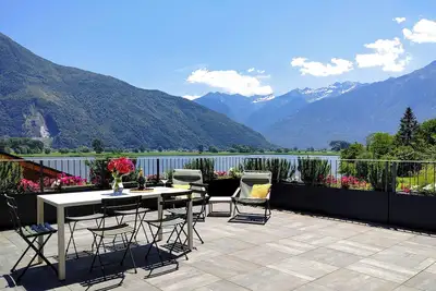 Image de Dascio Oasi Roof Terrace Holiday Apartment on the Lake with Pool