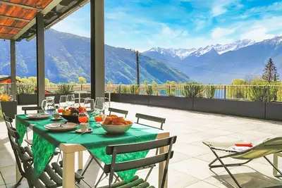 Image de Dascio Paradise Roof Terrace Holiday Apartment on the Lake with Pool