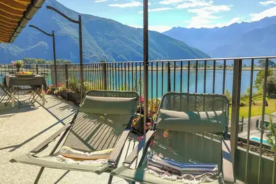Image de Dascio Oasi Roof Terrace Holiday Apartment on the Lake with Pool