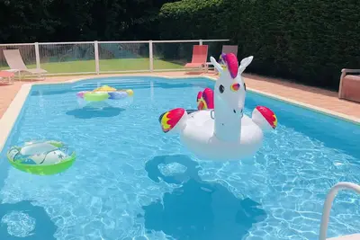 Image de 4* - Poirier -  240 yr old cottage - Pool, Summerhouse & Games Barn + playhouse