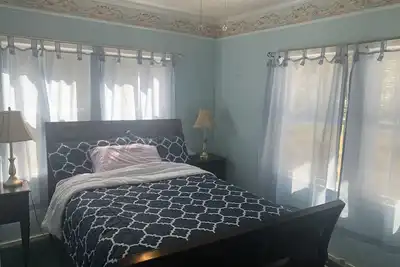 Image de Spacious country retreat minutes away from downtown