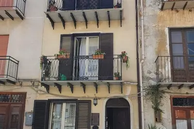Rent rooms with bathroom for exclusive use in a downtown building