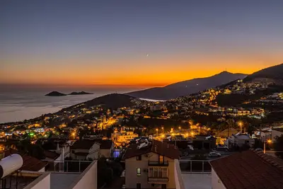 3 bedroom Villa with large pool area and top floor panoramic views