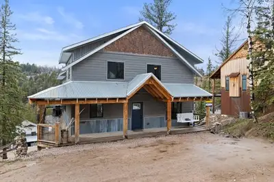 Image de Bullock’s Ridge – Double decks, hot tub, game room & room for the whole crew!