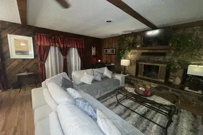 Image de 4652- Cheerful 3 Bedroom luxury home the caverns state Park