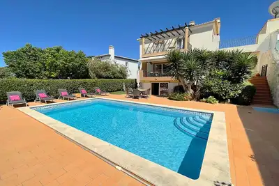 Image de Casa Atalaia is a lovely modern 4 bedroom villa situated close to Boa Vista golf