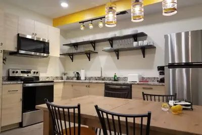 Image de Super Close to Hot Spots in Ohio City, Cleveland