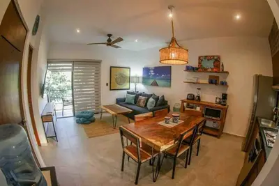 Image de Elegant 1-Bedroom Retreat w/Rooftop Oasis & Pool