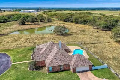 Image de Nirvana Retreat Gated with Pool and Gazebo