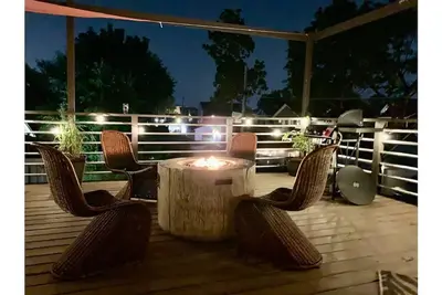 Bates Hendricks Modern Luxe with roof deck