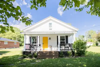 Image de Cozy Modern 3-bd, Pet Friendly, 12 miles from Rrg!