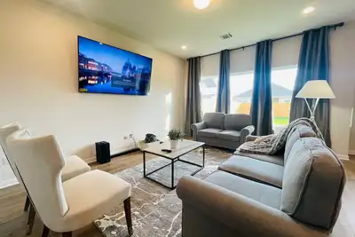 Image de Cheerful 5 bedroom Home - 6 miles from Samsung