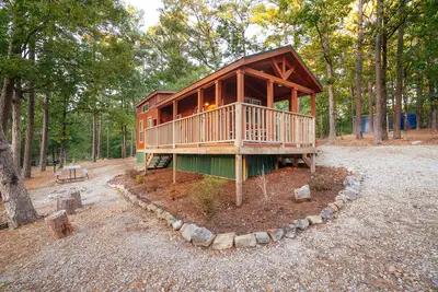 Image de Lake House Cottage at Safe Harbor Brady Mountain on Lake Ouachita!