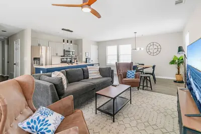 Image de Few Mins to Ballantyne-Pet Friendly-1 Level Home