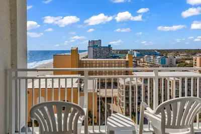 Image de SeaMist Driftwood Vacation Studio with Balcony