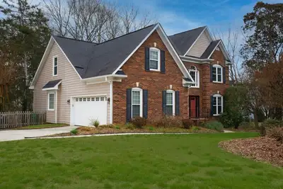 Image de Spacious 5br w Firepit, Ev Charger, Bbq, Deck