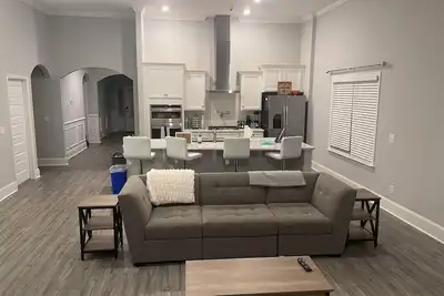 Image de Brand New 3 Bedroom Close to Lake Murray